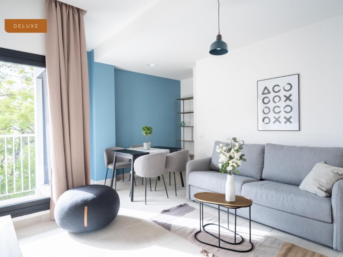 Limehome Sevilla Calle Torcuato Luca De Tena - Digital Access ภายนอก รูปภาพ