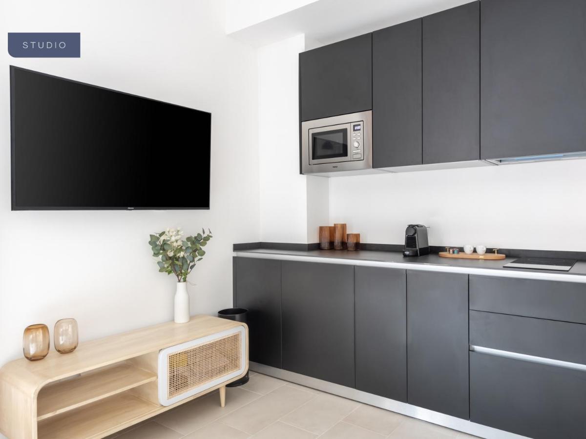 Limehome Sevilla Calle Torcuato Luca De Tena - Digital Access ภายนอก รูปภาพ