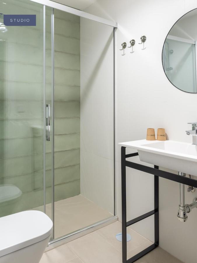 Limehome Sevilla Calle Torcuato Luca De Tena - Digital Access ภายนอก รูปภาพ