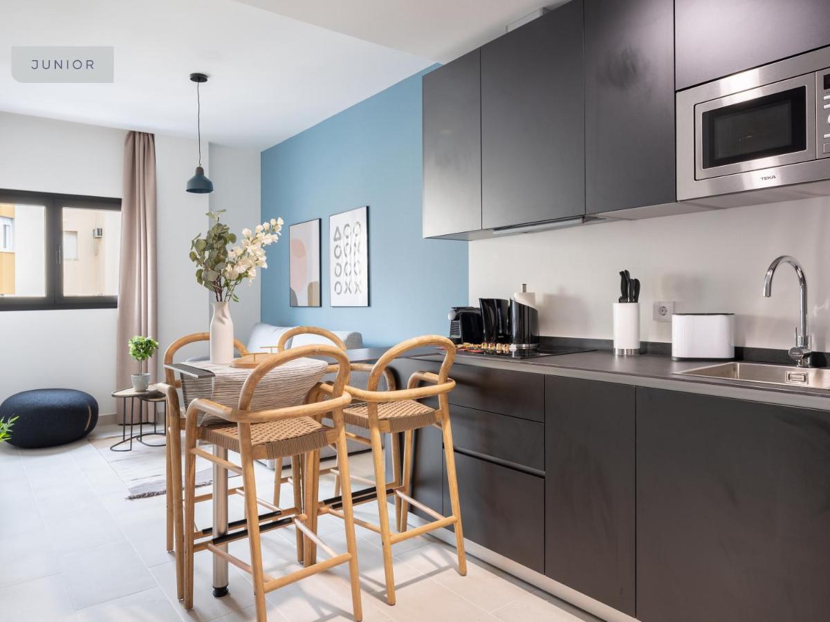 Limehome Sevilla Calle Torcuato Luca De Tena - Digital Access ภายนอก รูปภาพ