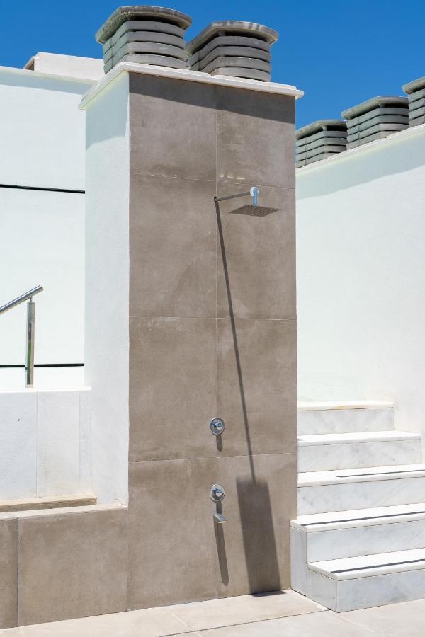 Limehome Sevilla Calle Torcuato Luca De Tena - Digital Access ภายนอก รูปภาพ