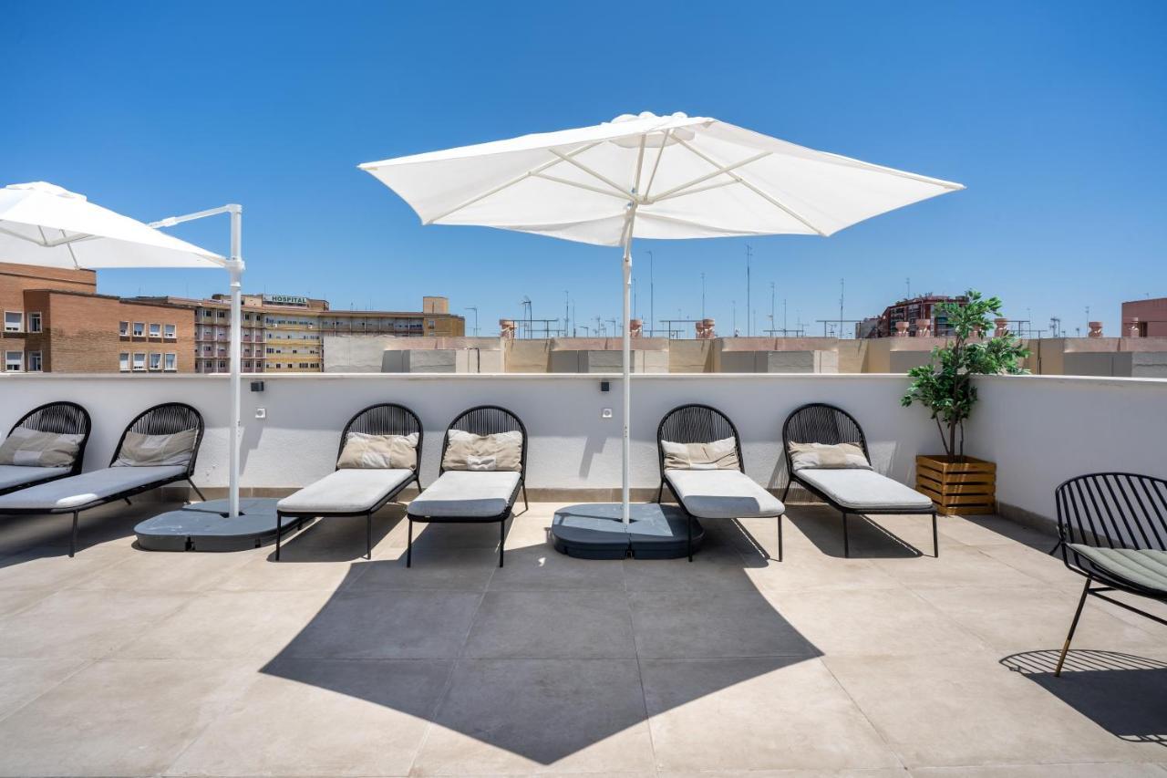 Limehome Sevilla Calle Torcuato Luca De Tena - Digital Access ภายนอก รูปภาพ